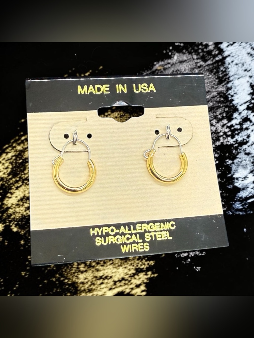 🏷️‼️5/$25🏷️‼️💛🩶Two-Tone Huggie Hoop Earrings/NIP💛🩶